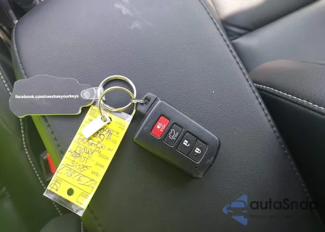 2015 Toyota Rav4 Limited z USA, uszkodzony, nr VIN 2T3DFREVXFW234529